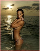 bar-refaeli_03.jpg - 99 KB