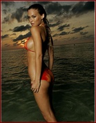 bar-refaeli_04.jpg - 86 KB