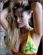 bar-refaeli_06.jpg - 108 KB