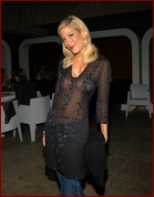 tori-spelling_01.jpg - 106 KB