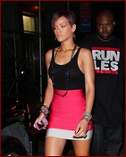 rihanna_15.jpg - 142 KB