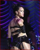 rihanna_06.jpg - 135 KB