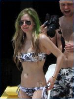 Avril Lavigne Nude Pictures