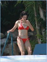 Courteney Cox Nude Pictures