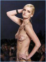 Lydia Hearst Nude Pictures