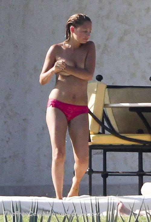 Nicole Richie Naked