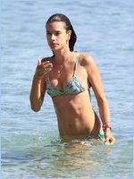 Alessandra Ambrosio Nude Pictures