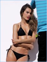 Alessandra Ambrosio Nude Pictures