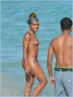 Alexandra Burke Nude Pictures