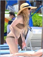 Avril Lavigne Nude Pictures