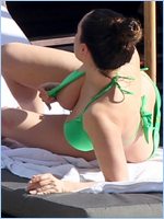 Kelly Brook Nude Pictures