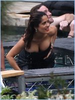 Salma Hayek Nude Pictures