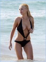 Sophie Monk Nude Pictures