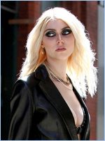 Taylor Momsen Nude Pictures