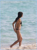 Zoe Kravitz Nude Pictures