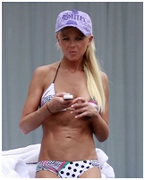 tara-reid_01.jpg - 78 KB