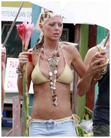 tara-reid_12.jpg - 99 KB