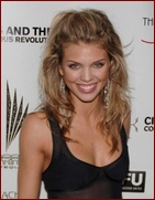 annalynne-mccord_03.jpg - 71 KB