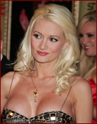 holly-madison_15.jpg - 166 KB