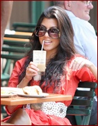 kourtney-kardashian_11.jpg - 139 KB