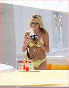 penny-lancaster_08.jpg - 91 KB