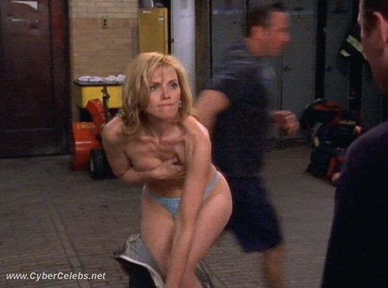 Kim Cattrall Nude Gif