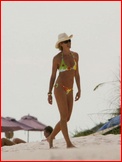 Top Model Elle McPherson Paparazzi Topless Shots Nude Pictures
