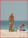 Top Model Elle McPherson Paparazzi Topless Shots Nude Pictures