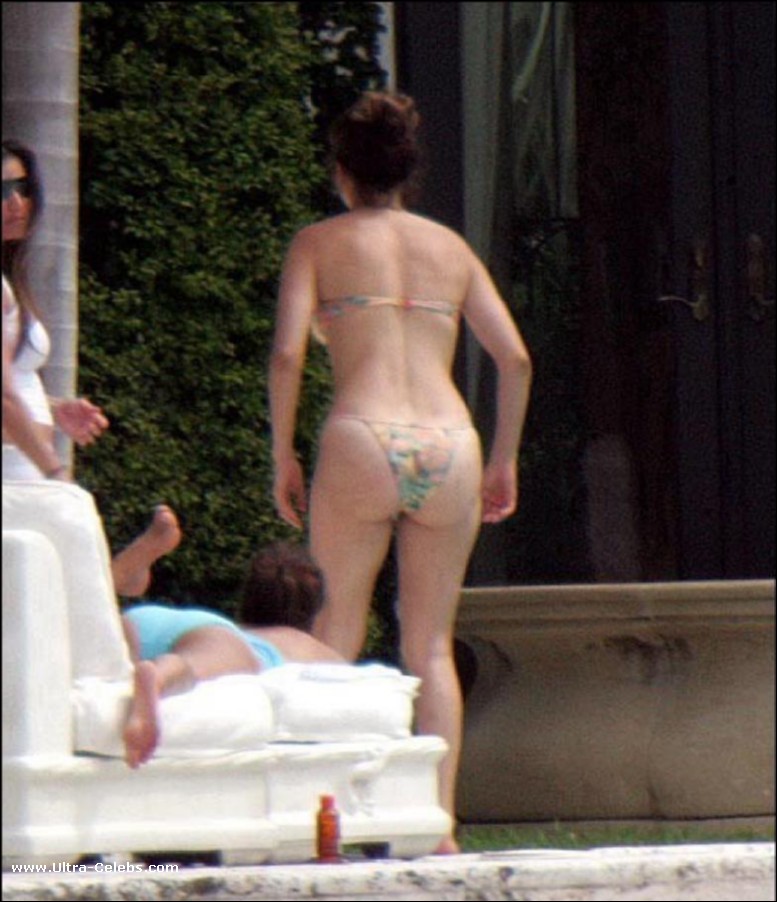 Jennifer Lopez Paparazzi Bikini And Firm Ass Shots