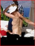 Sarah Michelle Gellar Paparazzi Bikini Shots Nude Pictures