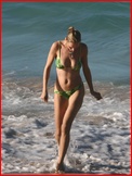 Uma Thurman Paparazzi Topless And Bikini Shots Nude Pictures