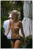 claudia-schiffer_02.jpg - 139 KB